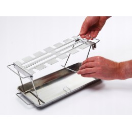 „Broil king“ lentyna su kepsnine, blauzdelėmis, sparneliais, vištiena ant grotelių