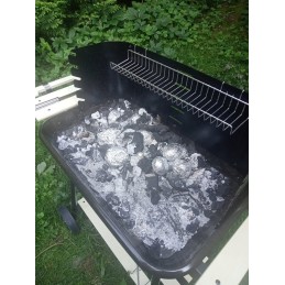 Nešiojama sodo kepsninė su anglimis su 3 lentynomis ir 2 grotelėmis