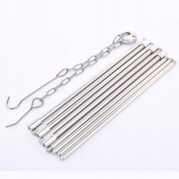 Aliuminio trikojo stovas virš židinio