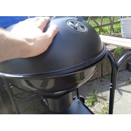 Sodo grilis su dangčiu ant ratų