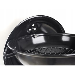 Sodo grilis juoda laiminga žalia