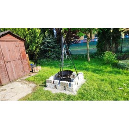 Pakabinama kepsninė, židinys ant trikojo, 46 cm grotelės trikojo ugniai