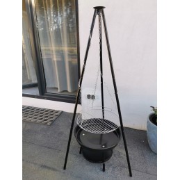 Pakabinama kepsninė, židinys ant trikojo, 46 cm grotelės, trikojis ugniai