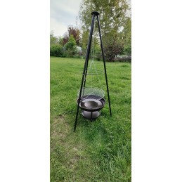 Pakabinama kepsninė, židinys ant trikojo, 46 cm grotelės, trikojis ugniai