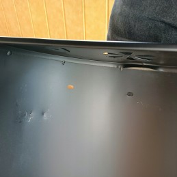 Apvalios juodos sodo anglies kepsninės