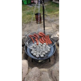 Pakabinama kepsninė, židinys ant trikojo, 46 cm grotelės, trikojis ugniai