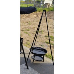 Pakabinama kepsninė, židinys ant trikojo, 46 cm grotelės, trikojis ugniai