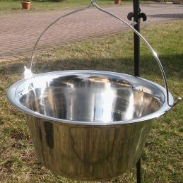 Hungarian enameled cauldron with lid, 10 liters