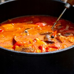 Sunkus puodas sriubai, 4 litrai, tvirtas ketaus katilas kepiniams