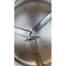 Metalinė sodo laužavietė su grilio dangteliu