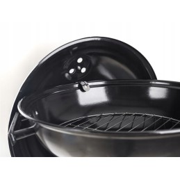 Sodo grilis juoda laiminga žalia