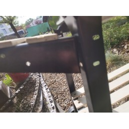 Garden charcoal grill with adjustable grate