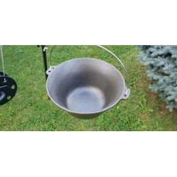 Vengriškas ketaus katilas, kurio talpa 7 litrai