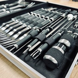 33 dalių kepsninės įrankių ir stalo įrankių rinkinys + dovanų dėklas