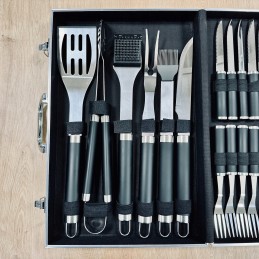 33 dalių kepsninės įrankių ir stalo įrankių rinkinys + dovanų dėklas