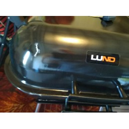 Sodo anglies grilis su dangteliu ant ratų