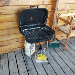 Sodo kepsninė su dangteliu, grotelės 40-45 cm