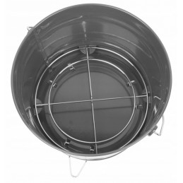 Sodo grilis, laužavietė, kibiras