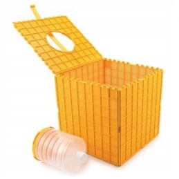 Daugiadėžė bitėms vežti su plastikine girdykle