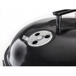 Sodo grilis juoda laiminga žalia