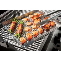 Perforated steel roasting pan