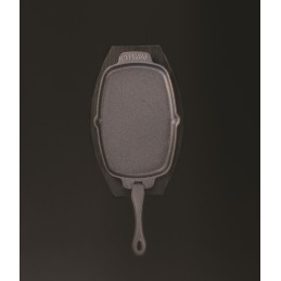 Napoleono ketaus lėkštė ant serviravimo lentos