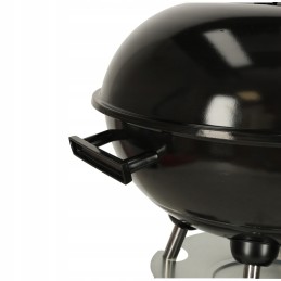 Garden charcoal grill for briquettes, closed, with cover, ventilation and shelf