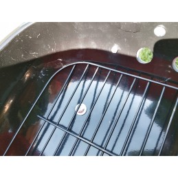 Didelė sodo grilis ant ratų su priedų dangteliu