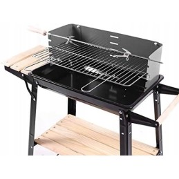 Sodo grilis su metalinėmis lentynomis, reguliuojamais grotelių ratukais