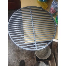 Ketaus grotelės, pagamintos Lenkijos liejykloje. grotelės tinka trikojams, patraukiamiems grandinėle ir pan.