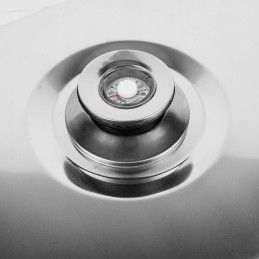 Balkoninės rūkyklos komplektas iš kumeliukų, kuro ir rudos spalvos