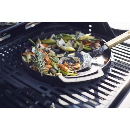 Ketaus keptuvė su perjungimo tinklelio galais