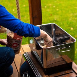 Didelė šeimyninė balkoninė rūkykla su termometru