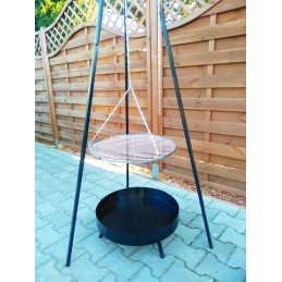 Grilis kabantis ant trikojo, židinys, laužas