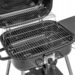 Stačiakampės anglies kepsninės su praktišku dangteliu ir transportavimo ratukais