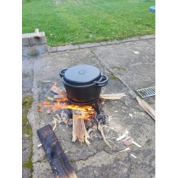 Medžioklinis katilas kepsniams 10l ketaus mk602 emaliuotas Rossner grilis