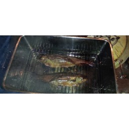 Naminė rūkykla, gili keptuvė, kuras, medžio drožlės