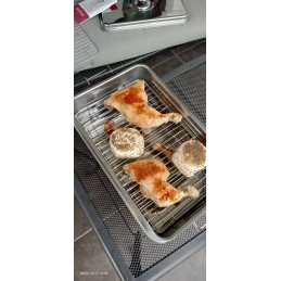 Naminė rūkykla, gili keptuvė, kuras, medžio drožlės