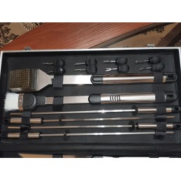 Metaliniai kepsninės indai solidiame lagamine - 18 bbq elementų, didelė viskas-dėžutė :)