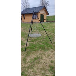 Sodo trikojis grilis su nerūdijančio plieno grotelėmis