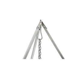 Trikojis virš židinio petromax