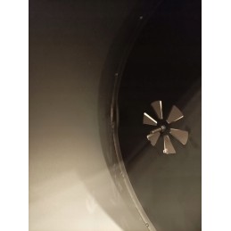 Sodo kepsninė su anglimis su termometro dangteliu ir lentynomis sklypui