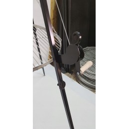 Jie neturi antikorozinės dangos, tokios kaip chromas, nikelis ar cinkas, kurios gali patekti į maistą iš kepsninės ir kelti pavo