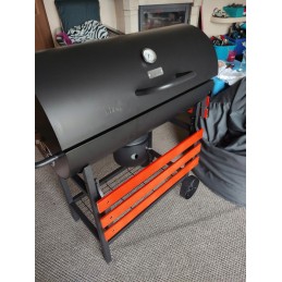 Didelė sodo kepsninė su pelenais, 3 lentynos – jūsų kepimas aukščiausiu lygiu!