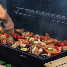 Grilis su anglimis, uždara statinė, sodo stalas, ratai, statinės kepsninės komplektas