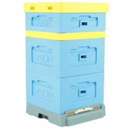 Wielkopolski gatvė su aukštu higienišku plastikiniu dugnu, nudažyta