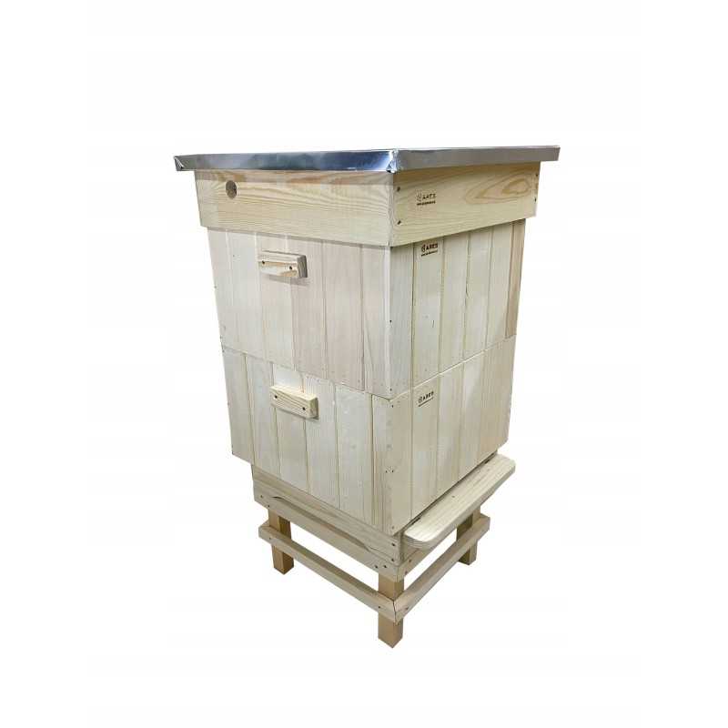 Wielkopolska medinis avilys, apšiltintas, 10 rėmų, 2 korpusai