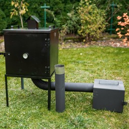 Sodo metalinė rūkykla su dūmų aparatu