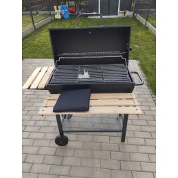 Didelė sodo kepsninė su anglimis, 2 grotelės, termometras, pelenų keptuvė, lentynos + dangtis