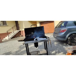 Sodo kepsninė su anglimis, 2 chromuotos grotelės, 2 lentynos, peleninė, plieninis termometras